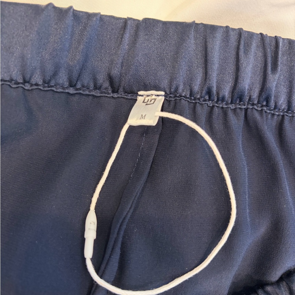 NWOT Cozy Earth Navy 100% Silk Pajama Shorts - Picture 3 of 3